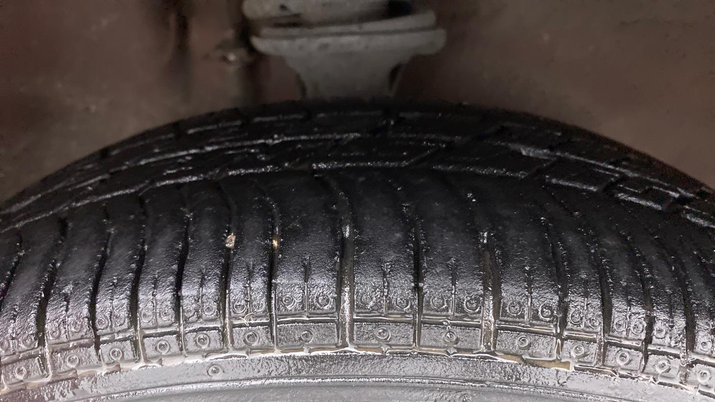 2013 Maruti Zen Estilo LXI, Petrol, Manual, 43,556 km, Right Front Tyre Tread