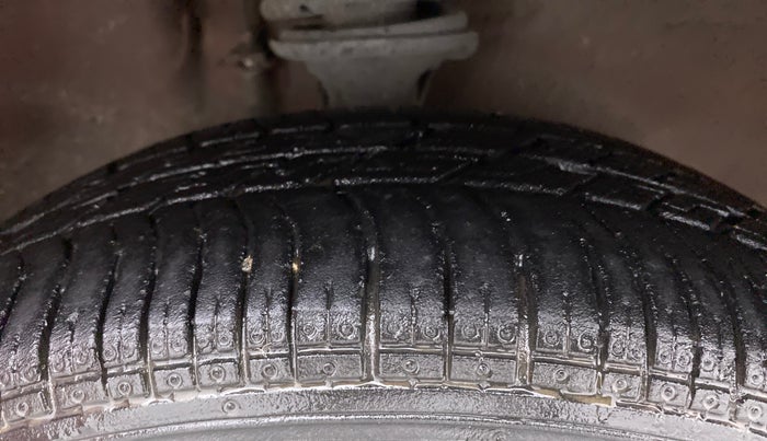 2013 Maruti Zen Estilo LXI, Petrol, Manual, 43,556 km, Right Front Tyre Tread