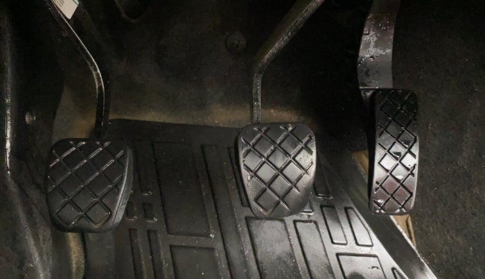 2022 Skoda SLAVIA STYLE 1.0L TSI MT, Petrol, Manual, 75,557 km, Pedals