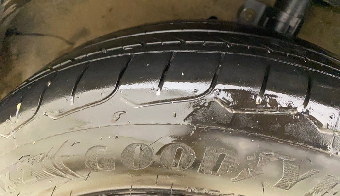 2014 Maruti Ertiga VDI, Diesel, Manual, 1,01,039 km, Right Front Tyre Tread