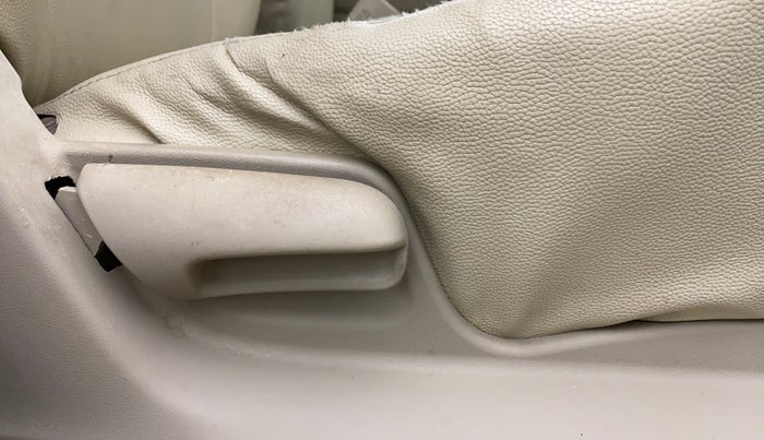 2014 Maruti Ertiga VDI, Diesel, Manual, 1,01,039 km, Driver Side Adjustment Panel