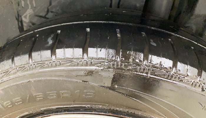 2014 Maruti Ertiga VDI, Diesel, Manual, 1,01,039 km, Left Rear Tyre Tread