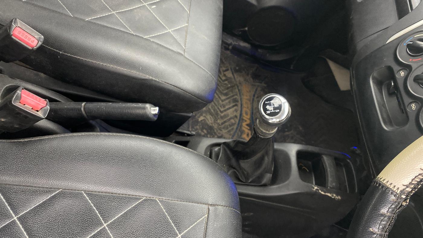2014 Maruti Wagon R Stingray VXI, Petrol, Manual, 28,537 km, Gear Lever
