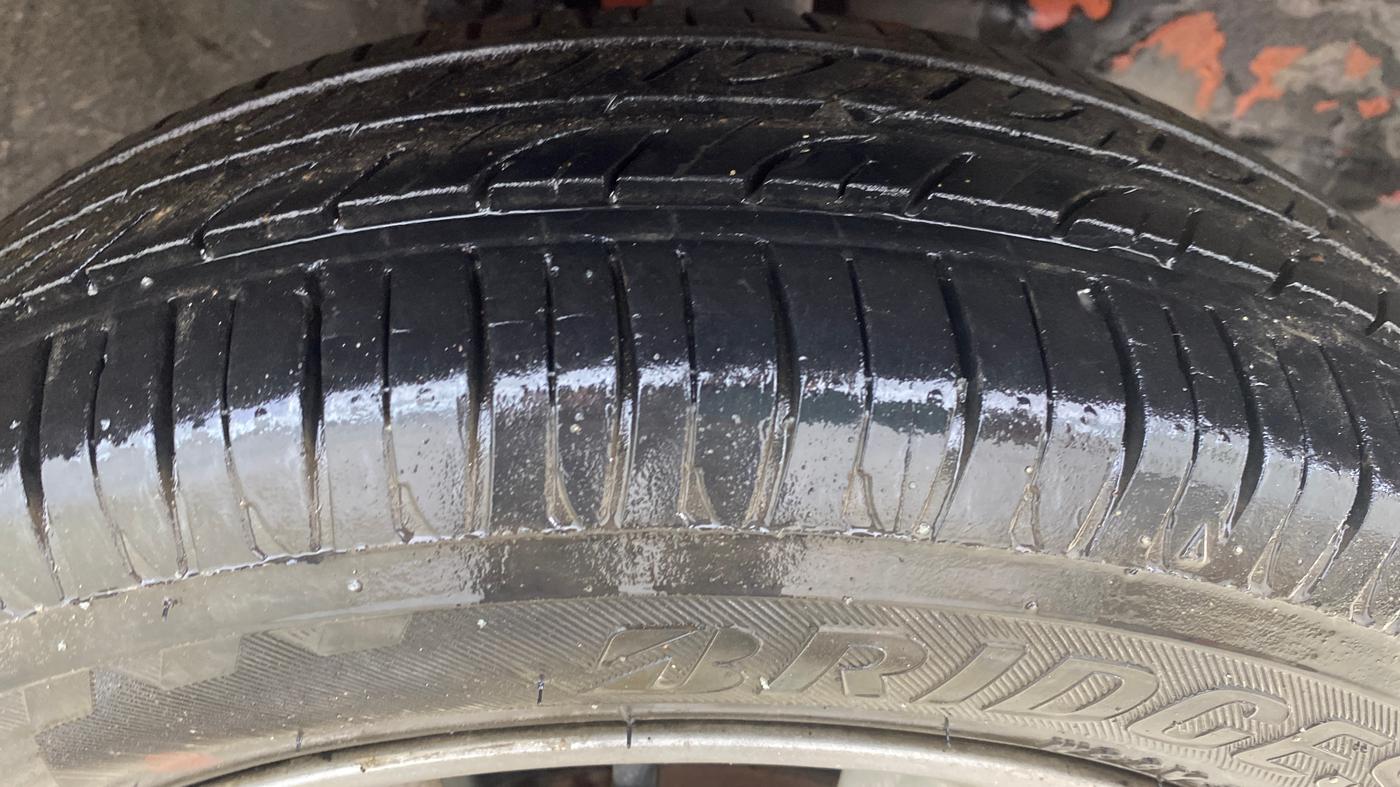2014 Maruti Wagon R Stingray VXI, Petrol, Manual, 28,537 km, Right Front Tyre Tread