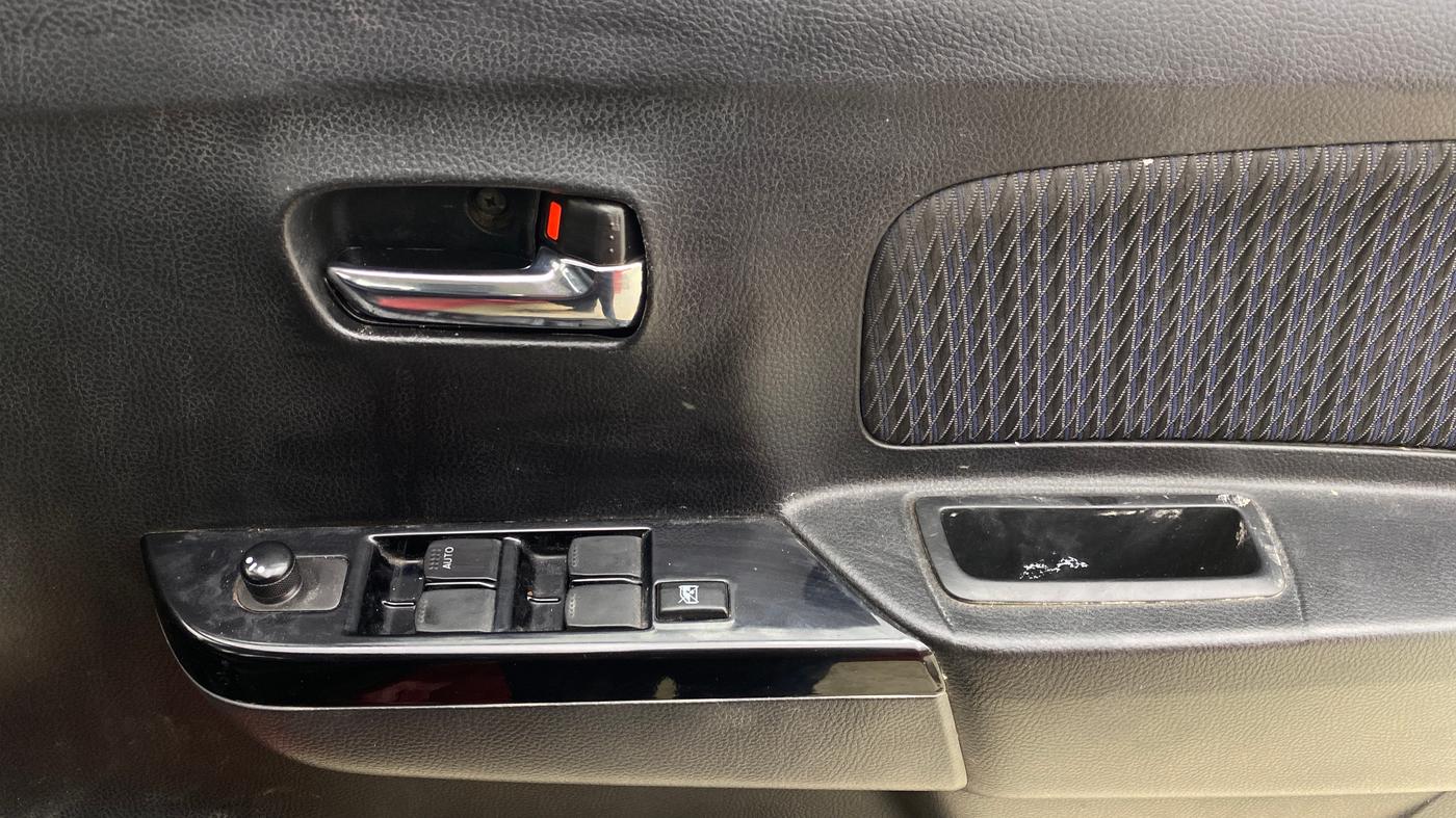 2014 Maruti Wagon R Stingray VXI, Petrol, Manual, 28,537 km, Driver Side Door Panels Control