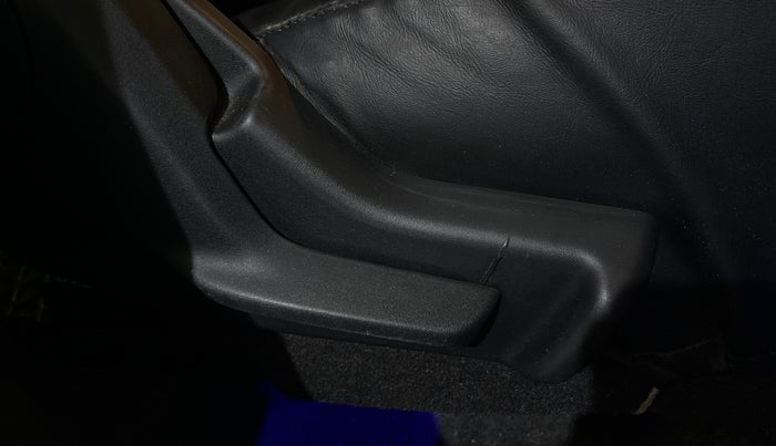 2020 Maruti Swift LXI, Petrol, Manual, 32,769 km, Driver Side Adjustment Panel