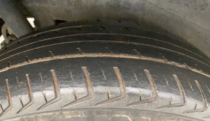 2013 Maruti Wagon R 1.0 VXI, Petrol, Manual, 91,633 km, Right Rear Tyre Tread