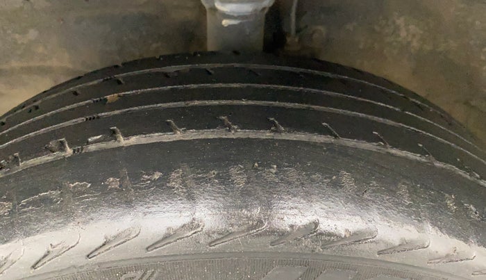 2013 Maruti Wagon R 1.0 VXI, Petrol, Manual, 91,633 km, Left Front Tyre Tread