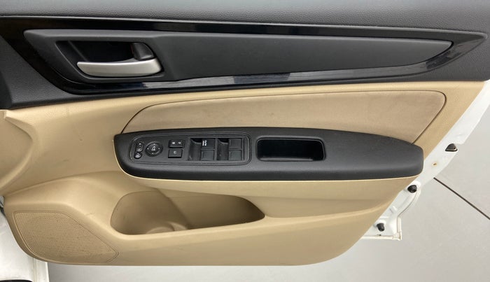 2018 Honda Amaze 1.5L I-DTEC VX, Diesel, Manual, 99,357 km, Driver Side Door Panels Control