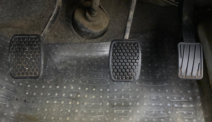 2020 Maruti Eeco 5 STR WITH A/C+HTR, Petrol, Manual, 42,868 km, Pedals