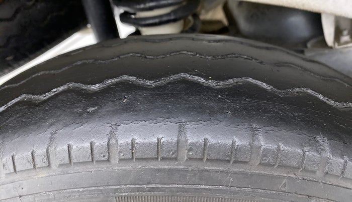 2020 Maruti Eeco 5 STR WITH A/C+HTR, Petrol, Manual, 42,868 km, Right Rear Tyre Tread