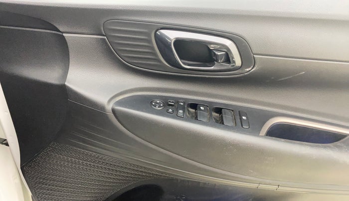 2022 Hyundai NEW I20 ASTA (O) 1.2 AT, Petrol, Automatic, 11,797 km, Driver Side Door Panels Control