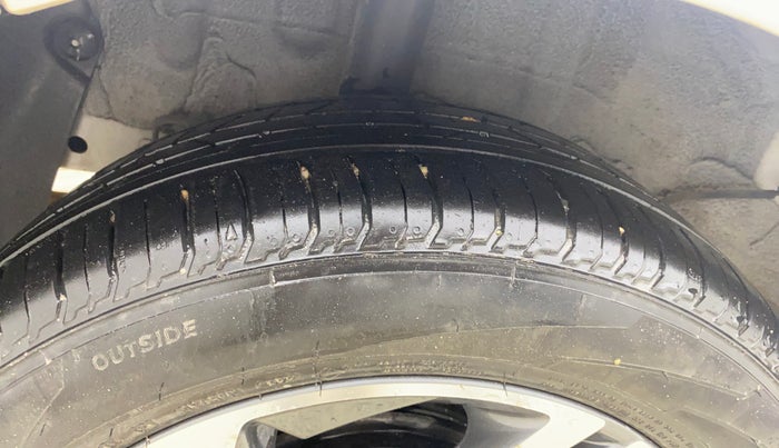 2022 Hyundai NEW I20 ASTA (O) 1.2 AT, Petrol, Automatic, 11,797 km, Right Rear Tyre Tread