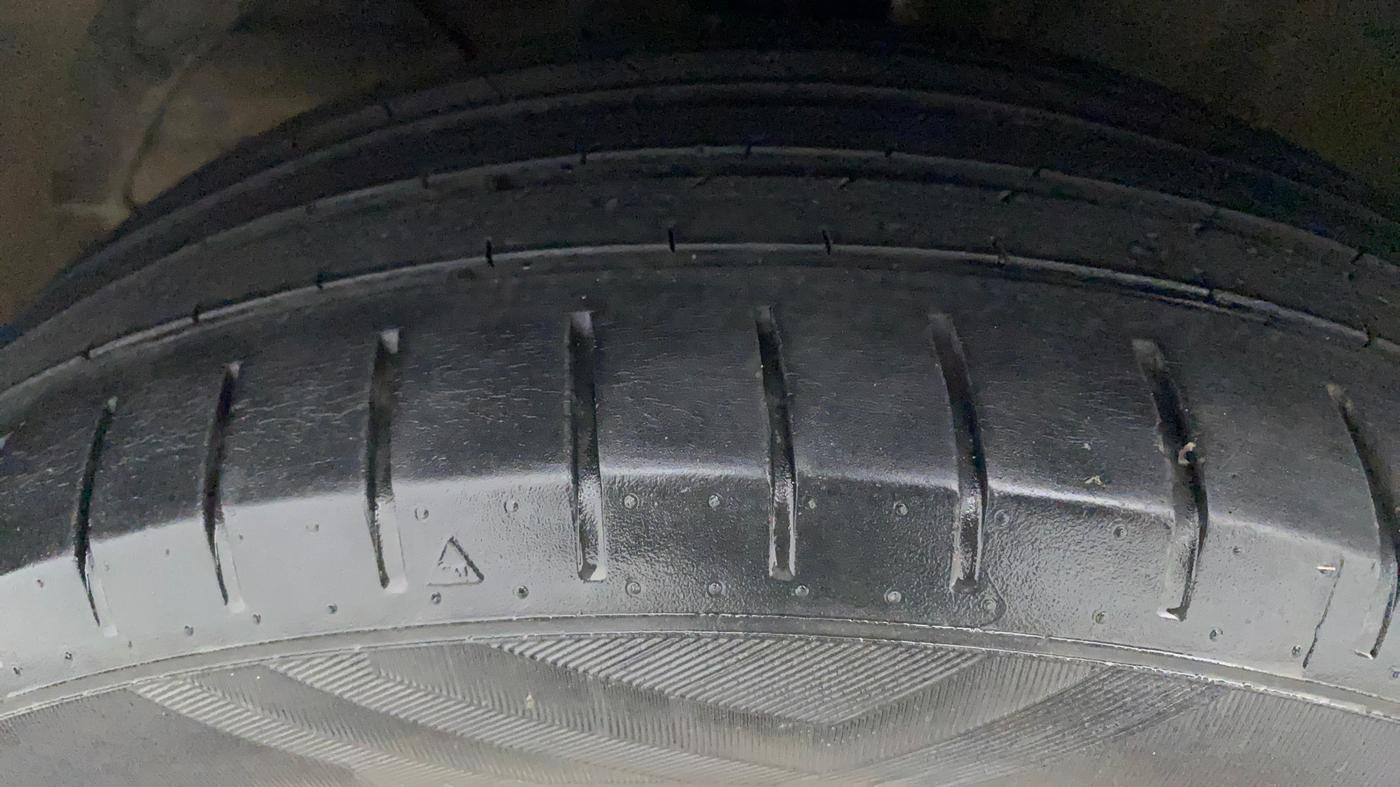 2017 Maruti Baleno ZETA CVT PETROL 1.2, Petrol, Automatic, 29,910 km, Left Front Tyre Tread