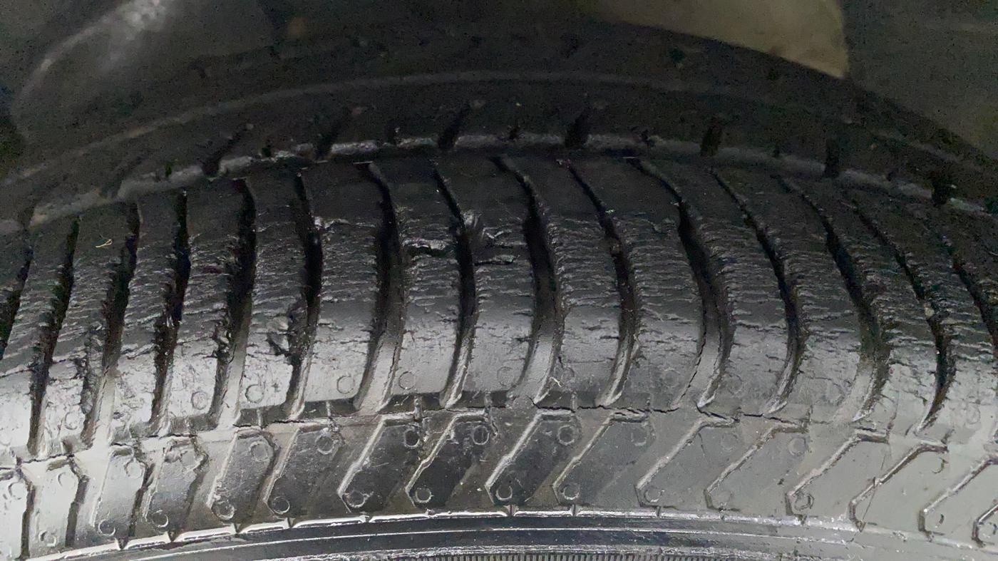 2014 Ford Ecosport 1.5 TITANIUM TI VCT AT, Petrol, Automatic, 48,892 km, Left Front Tyre Tread