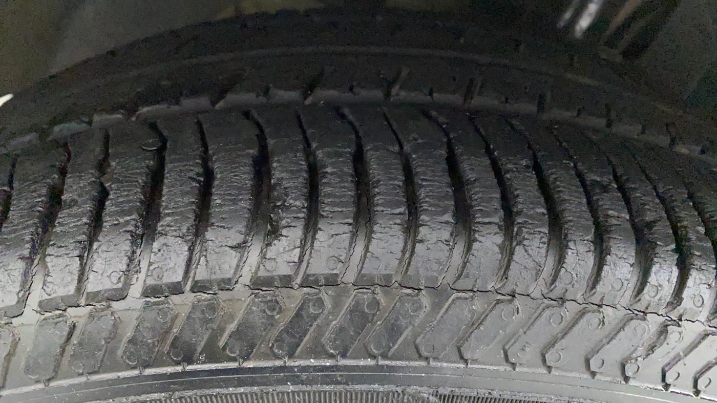 2014 Ford Ecosport 1.5 TITANIUM TI VCT AT, Petrol, Automatic, 48,892 km, Right Front Tyre Tread
