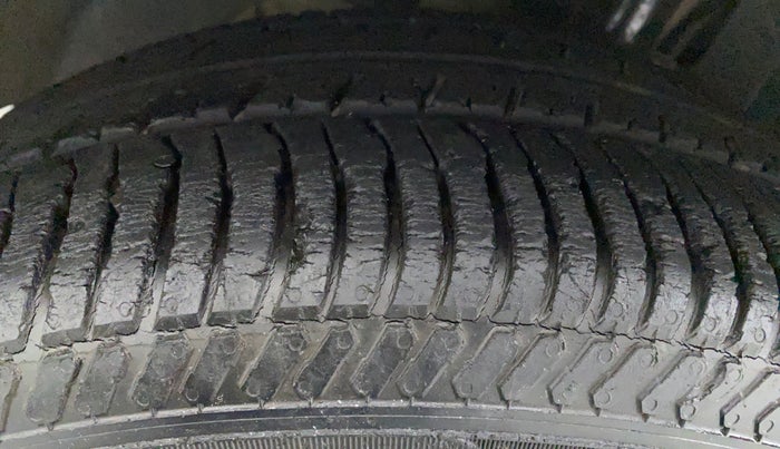 2014 Ford Ecosport 1.5 TITANIUM TI VCT AT, Petrol, Automatic, 48,892 km, Right Front Tyre Tread