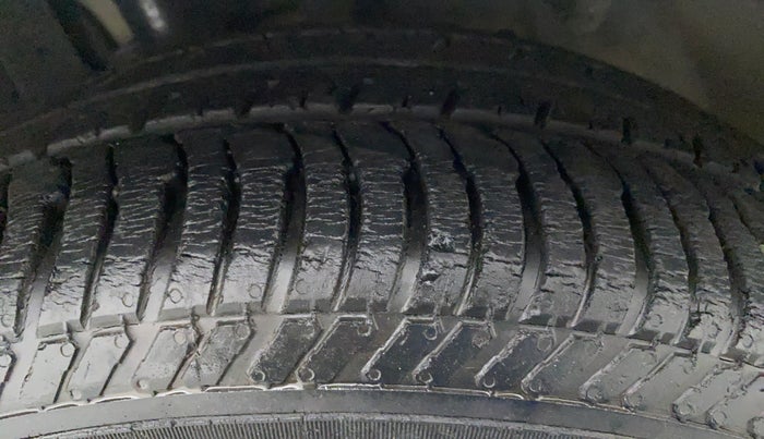 2014 Ford Ecosport 1.5 TITANIUM TI VCT AT, Petrol, Automatic, 48,892 km, Left Rear Tyre Tread