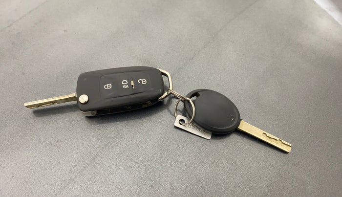 2022 Tata Tiago XZ PLUS CNG, CNG, Manual, 48,427 km, Key Close Up