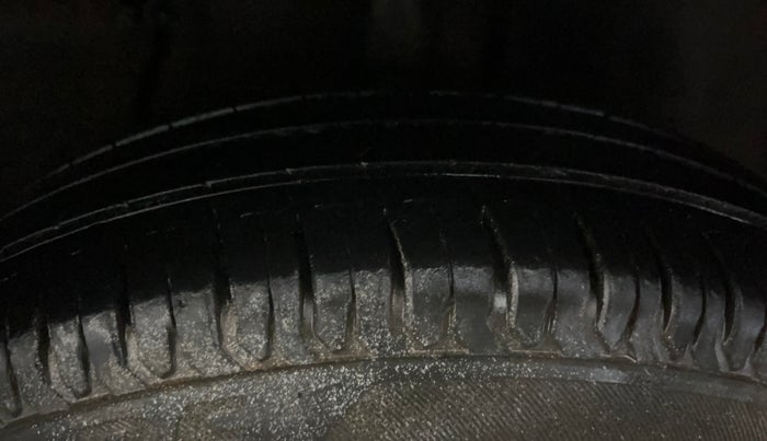 2021 Tata ALTROZ XE PETROL, Petrol, Manual, 19,734 km, Left Rear Tyre Tread