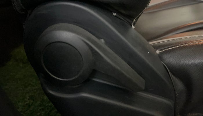 2021 Tata ALTROZ XE PETROL, Petrol, Manual, 19,734 km, Driver Side Adjustment Panel