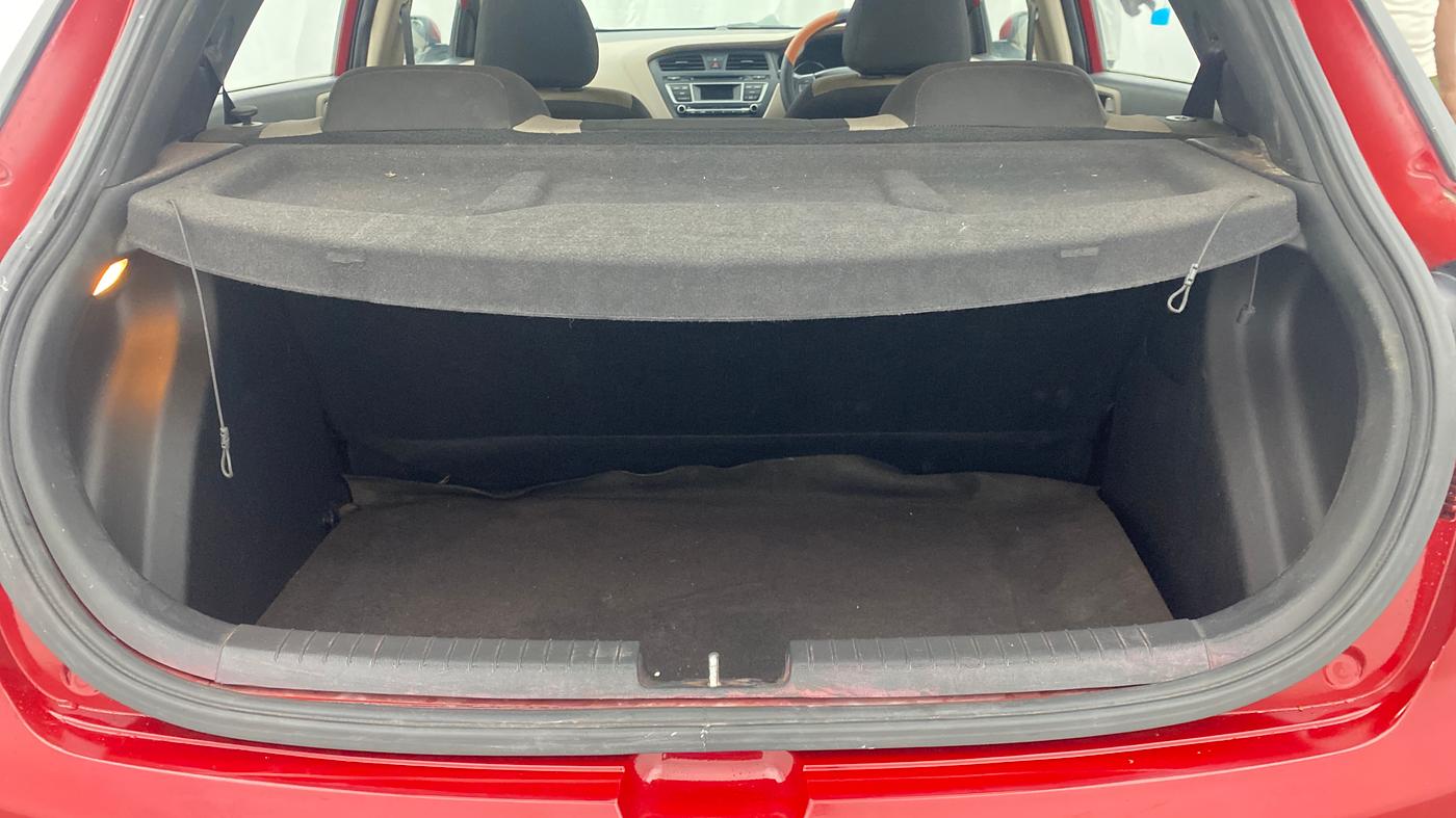 2014 Hyundai Elite i20 SPORTZ 1.2, Petrol, Manual, 1,11,312 km, Boot Inside