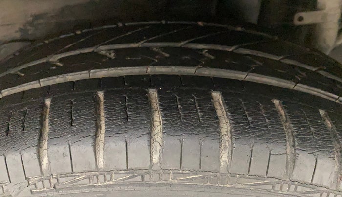 2013 Maruti Ertiga ZDI, Diesel, Manual, 31,944 km, Left Rear Tyre Tread