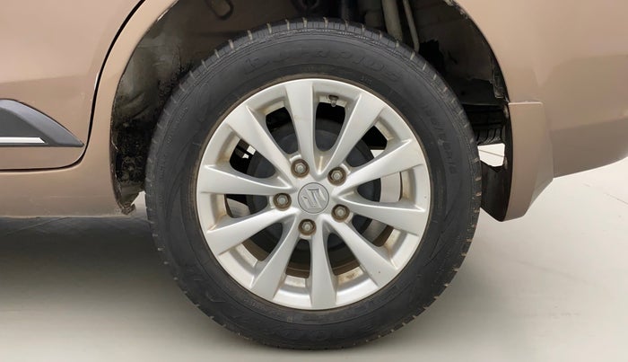 2013 Maruti Ertiga ZDI, Diesel, Manual, 31,944 km, Left Rear Wheel