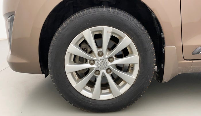 2013 Maruti Ertiga ZDI, Diesel, Manual, 31,944 km, Left Front Wheel