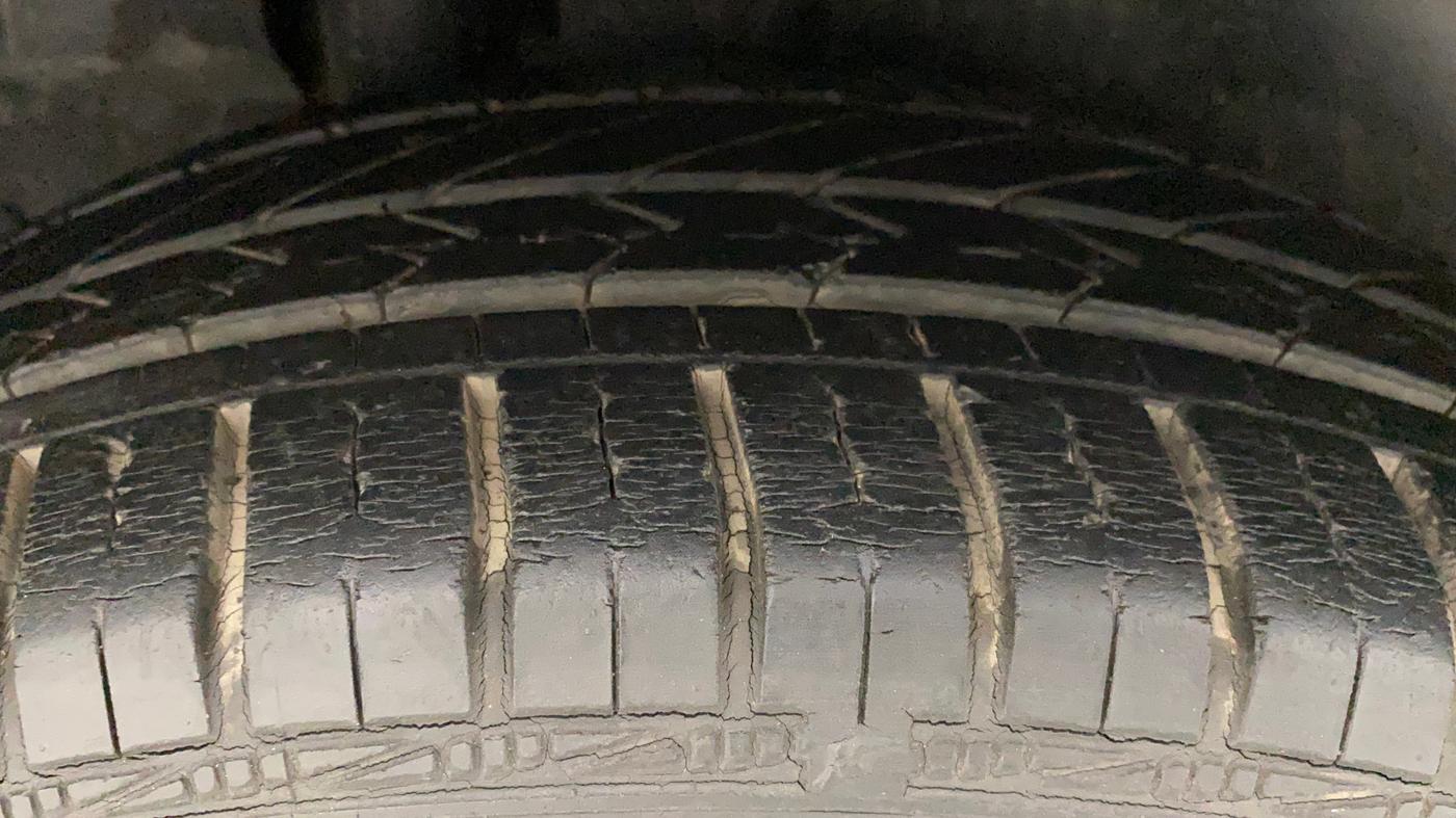2013 Maruti Ertiga ZDI, Diesel, Manual, 31,944 km, Right Rear Tyre Tread