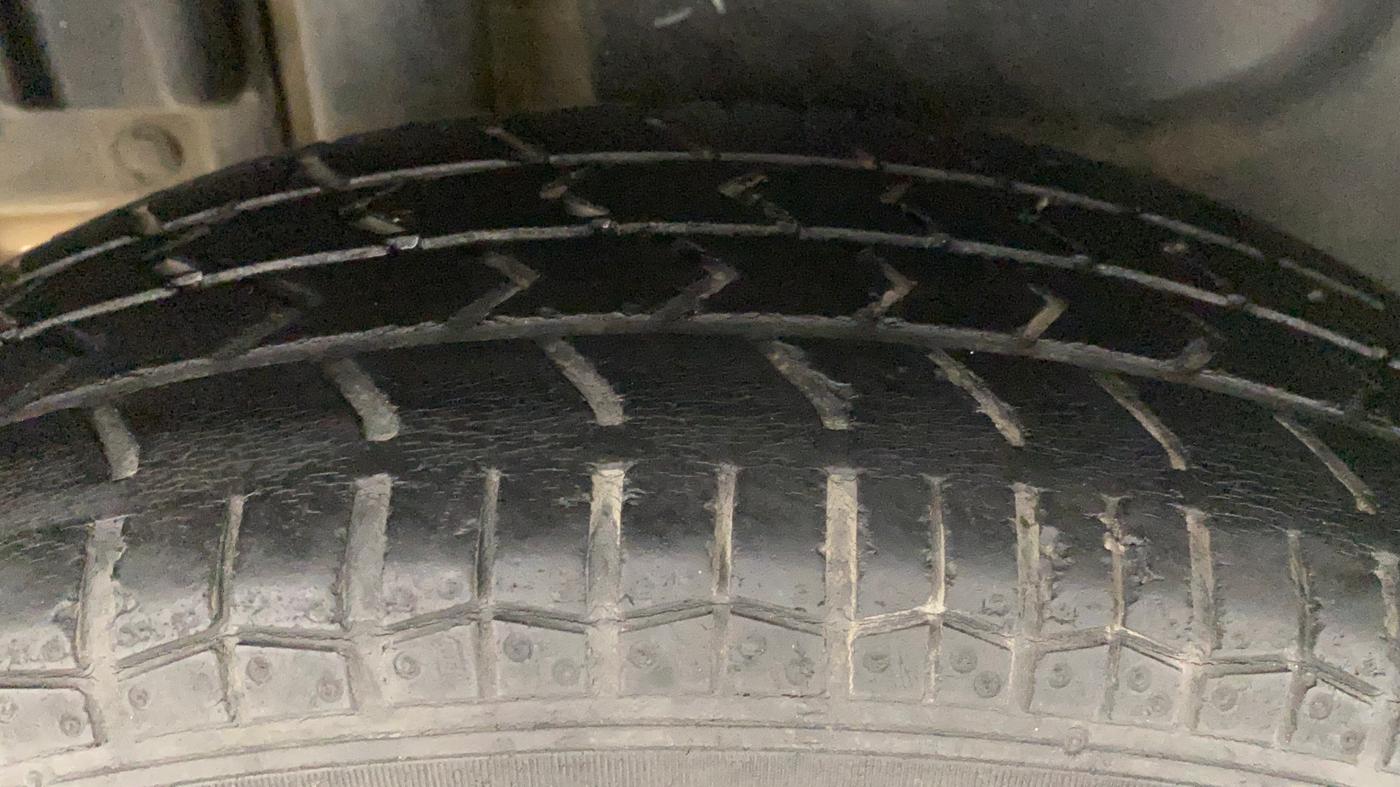 2015 Maruti Swift Dzire LXI, Petrol, Manual, 55,118 km, Right Rear Tyre Tread