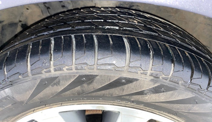 2016 Hyundai Verna 1.6 VTVT SX, Petrol, Manual, 48,818 km, Left Front Tyre Tread