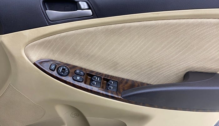 2016 Hyundai Verna 1.6 VTVT SX, Petrol, Manual, 48,818 km, Driver Side Door Panels Control