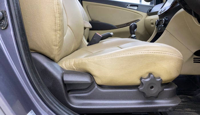 2016 Hyundai Verna 1.6 VTVT SX, Petrol, Manual, 48,818 km, Driver Side Adjustment Panel