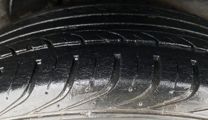 2012 Hyundai i20 MAGNA O 1.2, Petrol, Manual, 64,136 km, Left Rear Tyre Tread