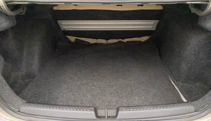 2016 Skoda Rapid AMBITION 1.6 MPI MT, Petrol, Manual, 20,804 km, Boot Inside