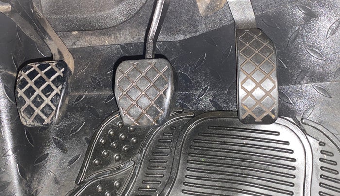 2016 Skoda Rapid AMBITION 1.6 MPI MT, Petrol, Manual, 20,804 km, Pedals