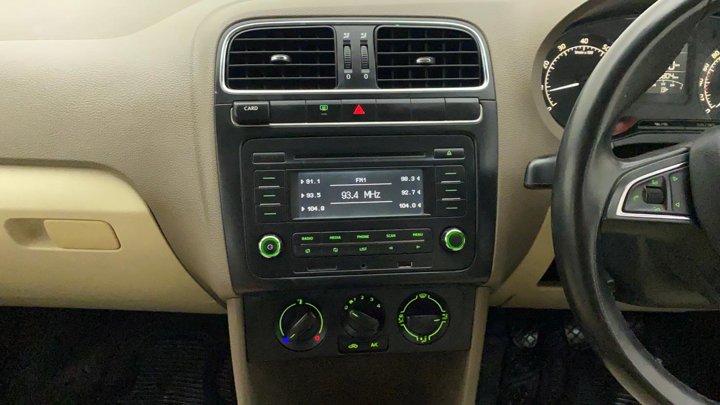 2016 Skoda Rapid AMBITION 1.6 MPI MT, Petrol, Manual, 20,804 km, Air Conditioner