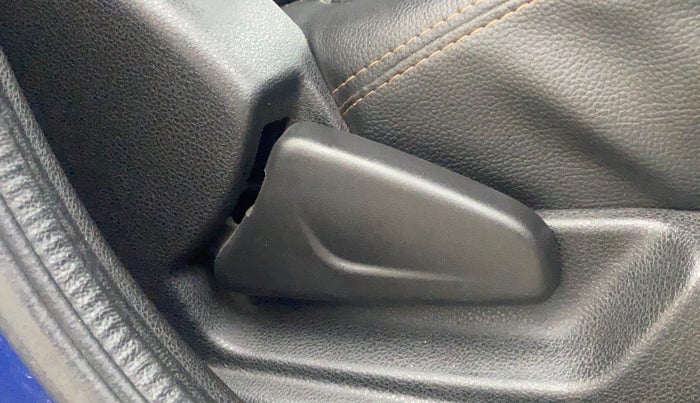 2017 Renault Kwid CLIMBER 1.0 AMT, Petrol, Automatic, 36,771 km, Driver Side Adjustment Panel