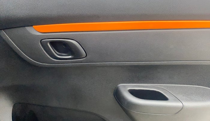 2017 Renault Kwid CLIMBER 1.0 AMT, Petrol, Automatic, 36,771 km, Driver Side Door Panels Control