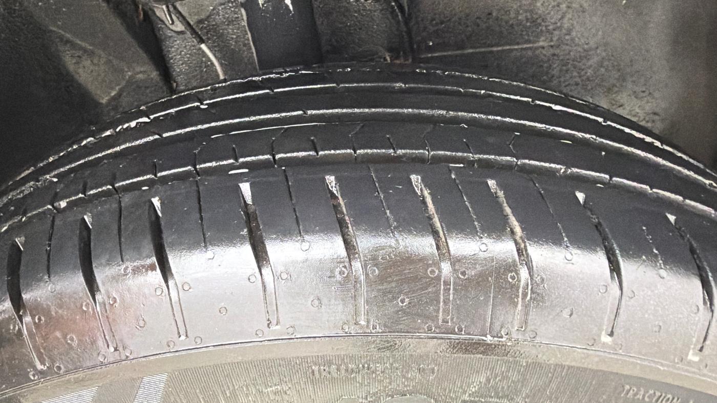 2024 Tata PUNCH Adventure (S), Petrol, Manual, 26,670 km, Right Front Tyre Tread