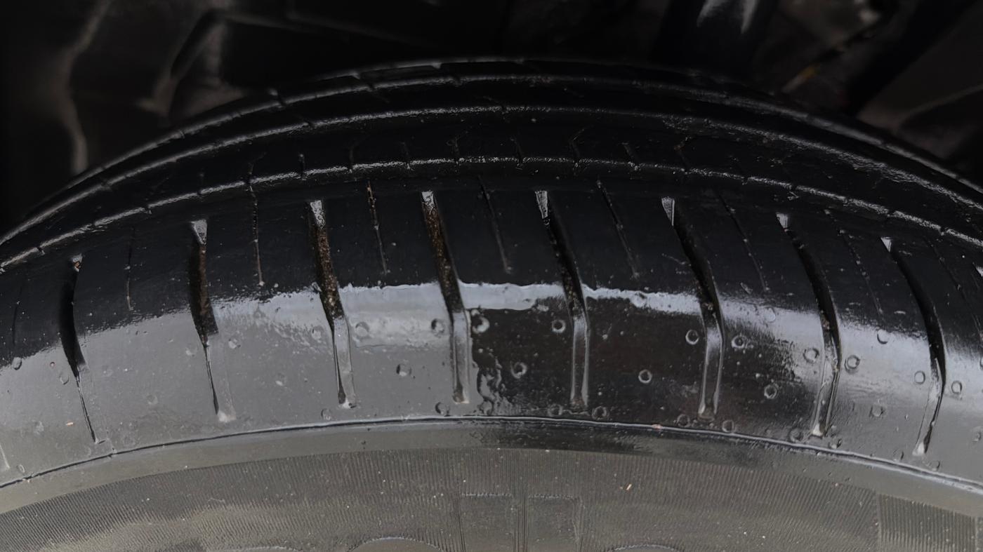 2024 Tata PUNCH Adventure (S), Petrol, Manual, 26,670 km, Left Front Tyre Tread