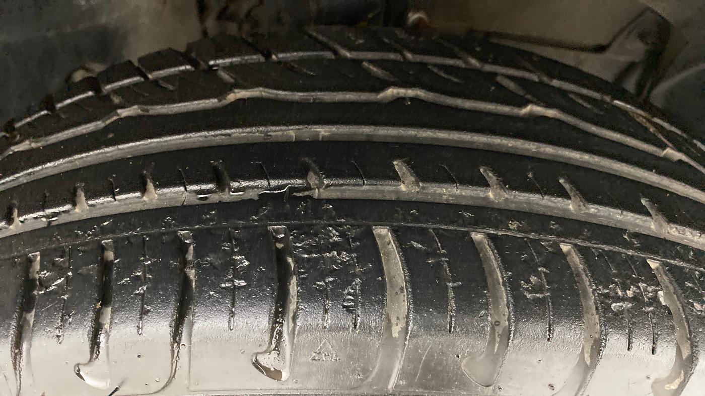 2016 Renault Duster RXL PETROL 104, Petrol, Manual, 51,333 km, Right Front Tyre Tread