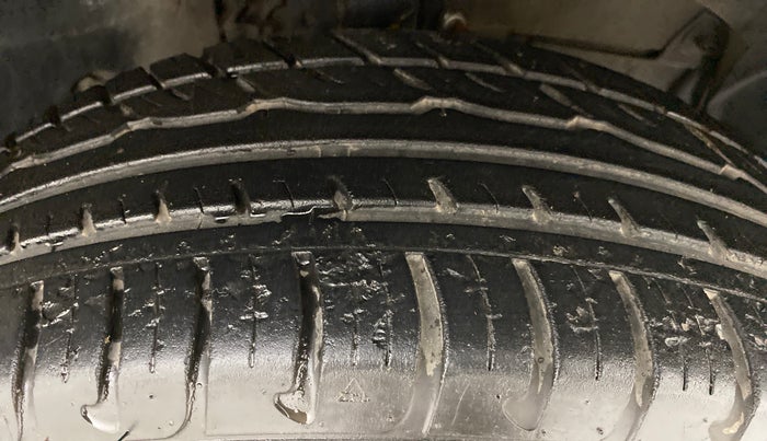 2016 Renault Duster RXL PETROL 104, Petrol, Manual, 51,333 km, Right Front Tyre Tread