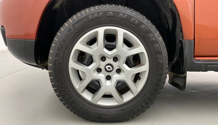 2016 Renault Duster RXL PETROL 104, Petrol, Manual, 51,333 km, Left Front Wheel