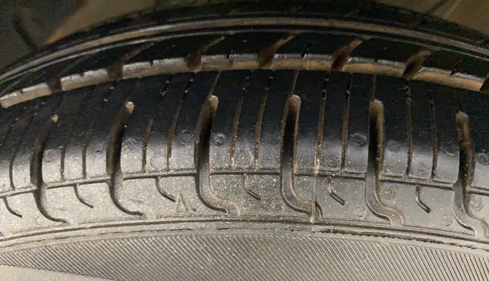 2019 Hyundai NEW SANTRO MAGNA AMT, Petrol, Automatic, 62,611 km, Left Front Tyre Tread