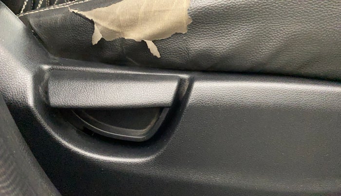 2019 Hyundai NEW SANTRO MAGNA AMT, Petrol, Automatic, 62,611 km, Driver Side Adjustment Panel