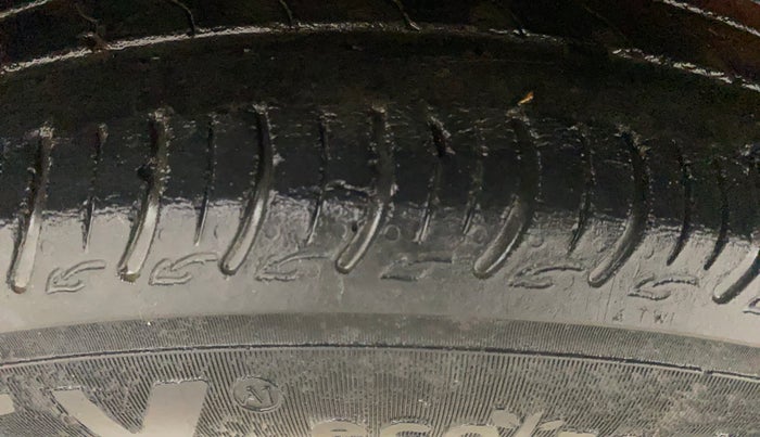 2021 Maruti S PRESSO VXI PLUS AMT, Petrol, Automatic, 1,15,697 km, Left Front Tyre Tread