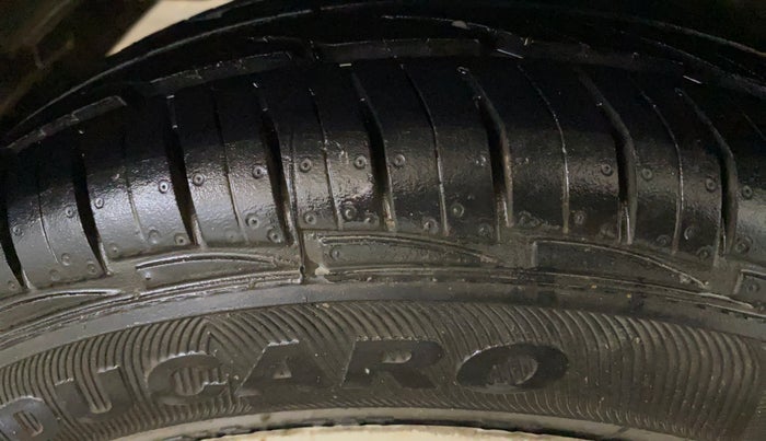 2015 Hyundai Eon ERA +, Petrol, Manual, 22,272 km, Right Rear Tyre Tread