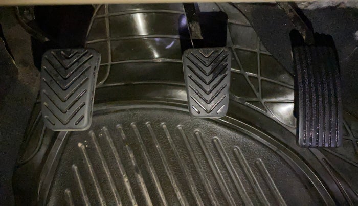 2015 Hyundai Eon ERA +, Petrol, Manual, 22,272 km, Pedals